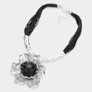NWT Black Antique Silver Metal Flower Pendant Faux Leather Necklace Set